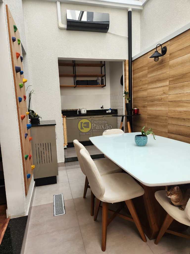 Casa de Condomínio em Mogi das Cruzes, no bairro Vila Suissa