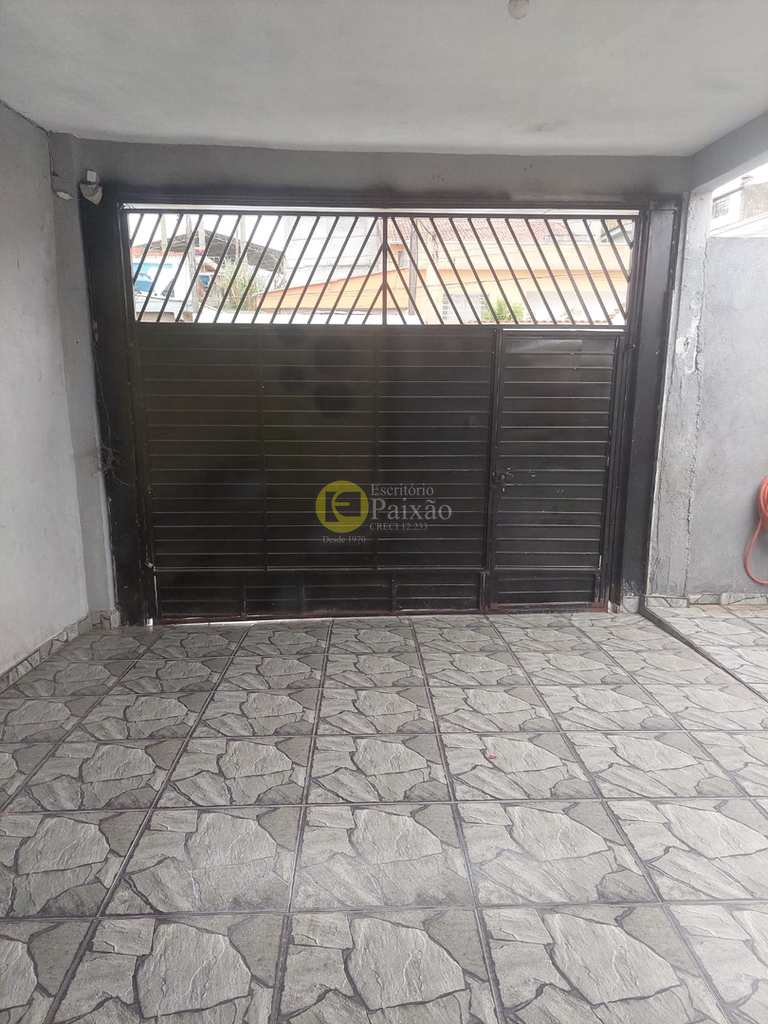 Sobrado em Mogi das Cruzes, no bairro Jardim Aeroporto III