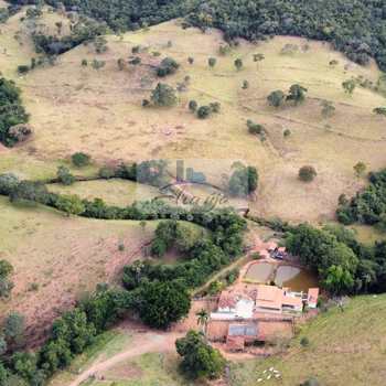 Fazenda em Bela Vista de Goiás, bairro Setor Central