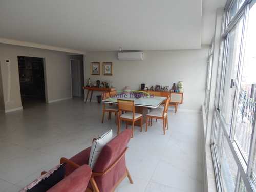 Apartamento, código 64152885 em Santos, bairro Embaré