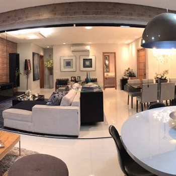 Apartamento em Santos, bairro Gonzaga
