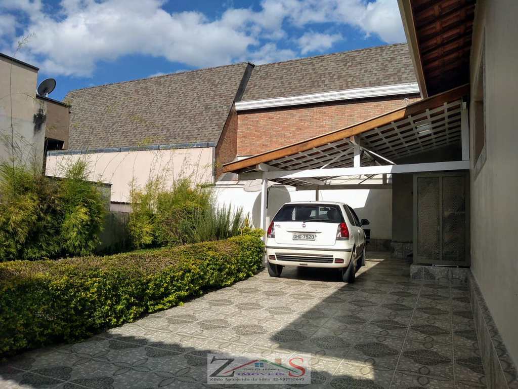 Casa em Santo Antônio do Pinhal, no bairro Centro