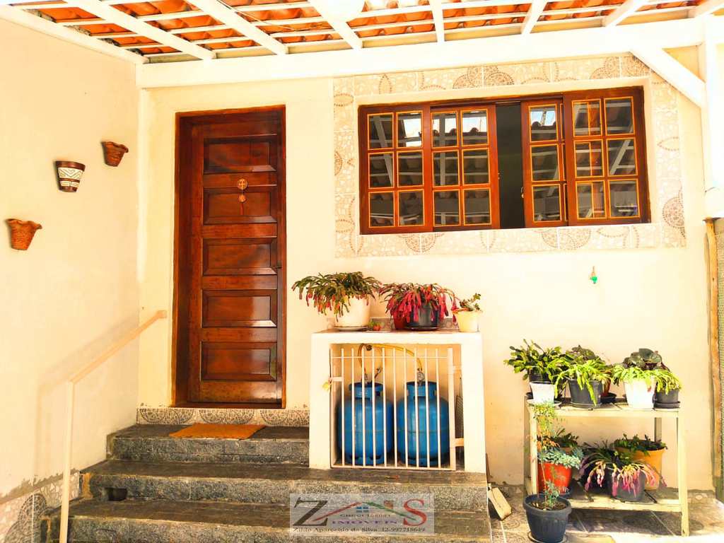 Casa em Santo Antônio do Pinhal, no bairro Centro