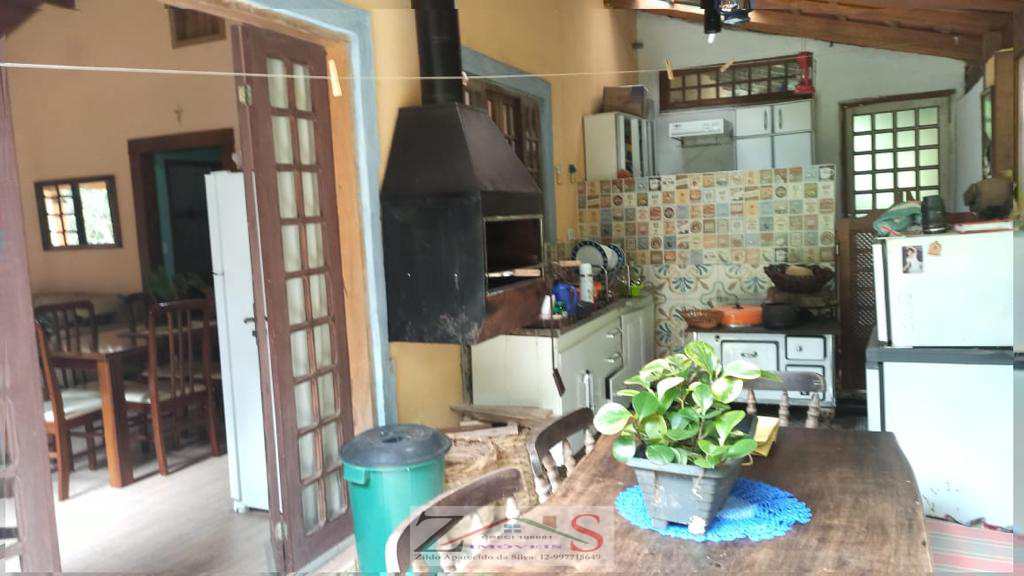 Casa em Santo Antônio do Pinhal, no bairro Barreiro