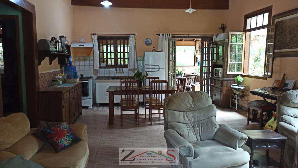 Casa em Santo Antônio do Pinhal, no bairro Barreiro