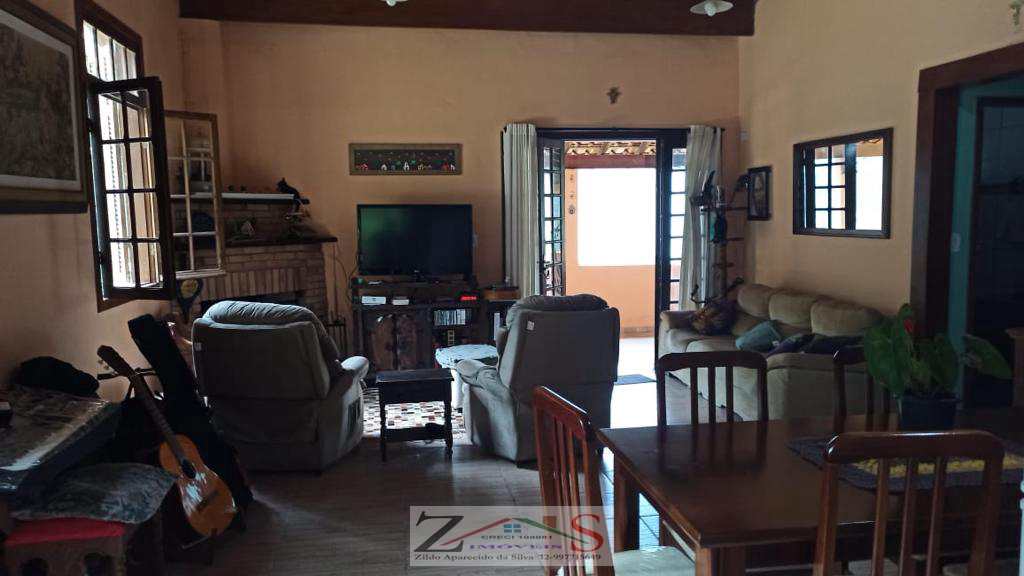 Casa em Santo Antônio do Pinhal, no bairro Barreiro