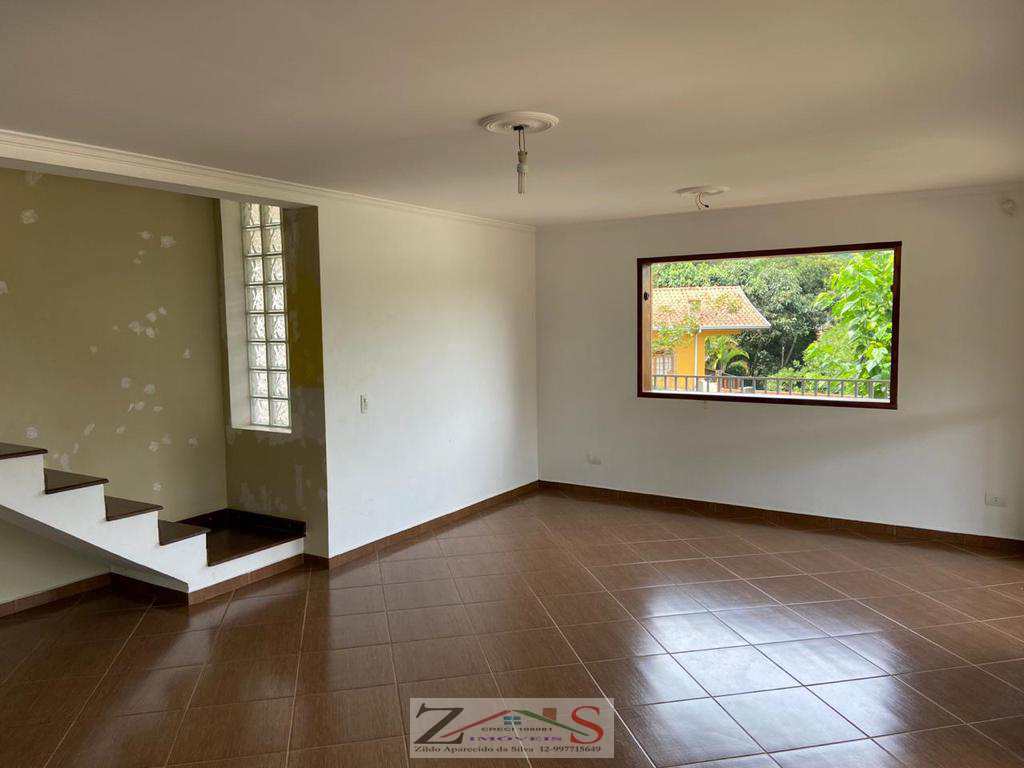 Casa em Santo Antônio do Pinhal, no bairro Centro