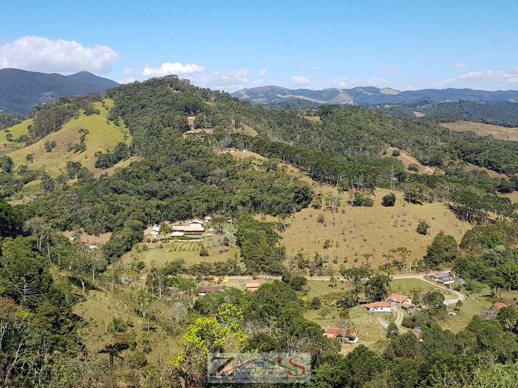 Sítio em Santo Antônio do Pinhal, no bairro 2 Km