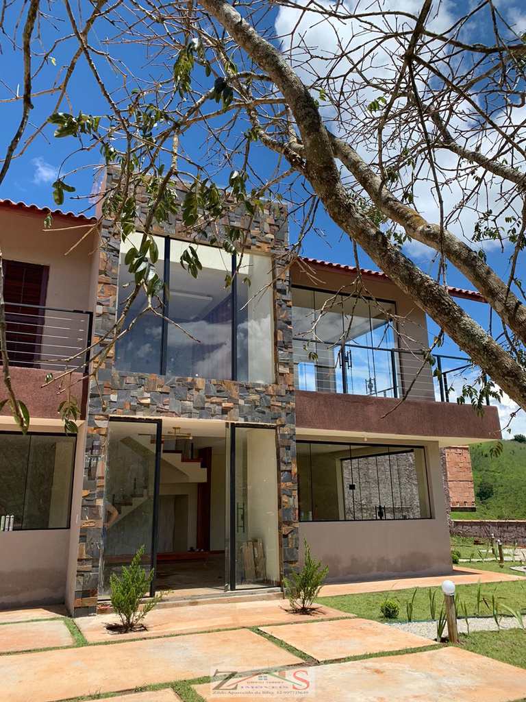 Casa em Santo Antônio do Pinhal, no bairro 6 Km