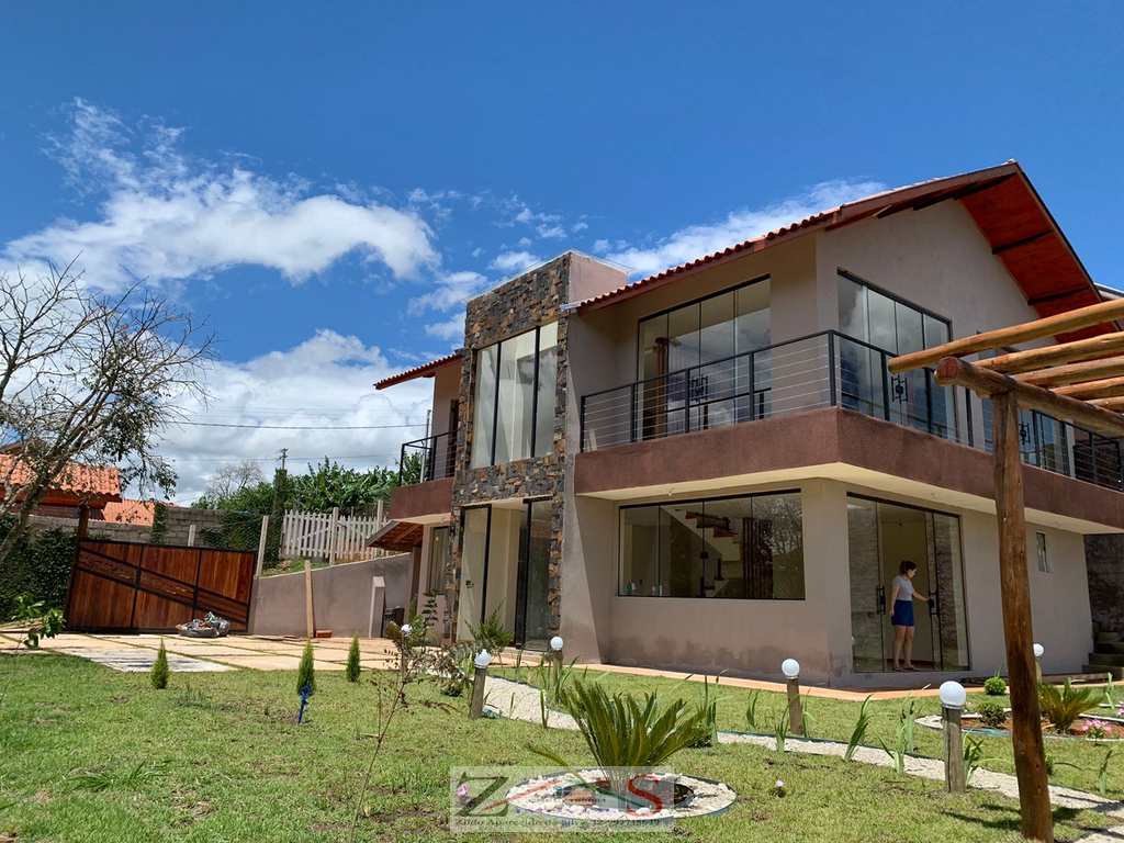 Casa em Santo Antônio do Pinhal, no bairro 6 Km