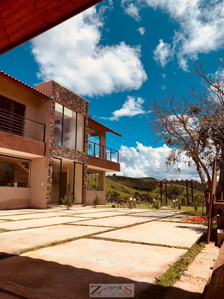 Casa em Santo Antônio do Pinhal, no bairro 6 Km