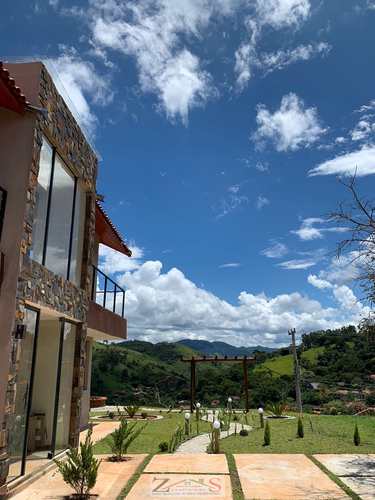 Casa, código 91 em Santo Antônio do Pinhal, bairro 6 Km