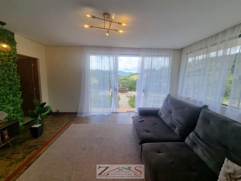 Casa em Santo Antônio do Pinhal, no bairro 6 Km