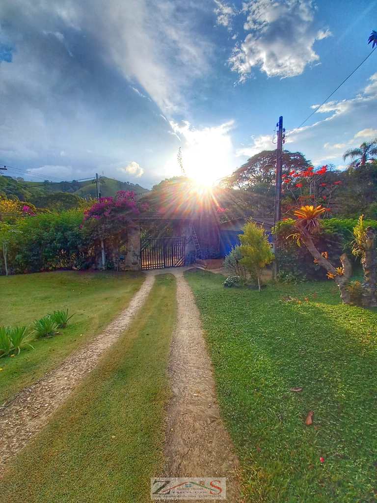 Sítio em Santo Antônio do Pinhal, no bairro 6 Km