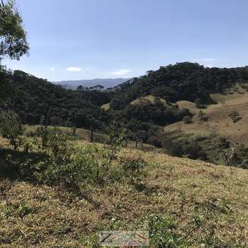 Sítio em Santo Antônio do Pinhal, bairro 2 Km