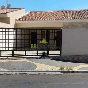 Casa em Catanduva, bairro Parque Iracema
