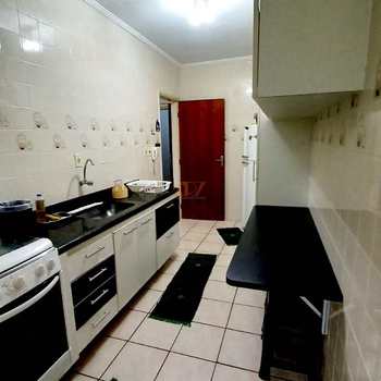 Apartamento em Praia Grande, bairro Guilhermina