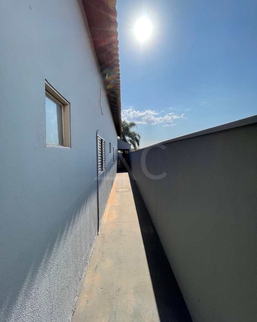 Casa em Jales, no bairro Jardim Santo Expedito