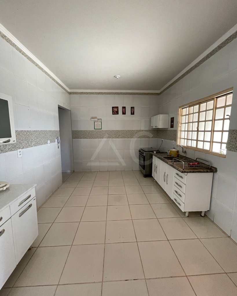 Casa em Jales, no bairro Jardim Santo Expedito