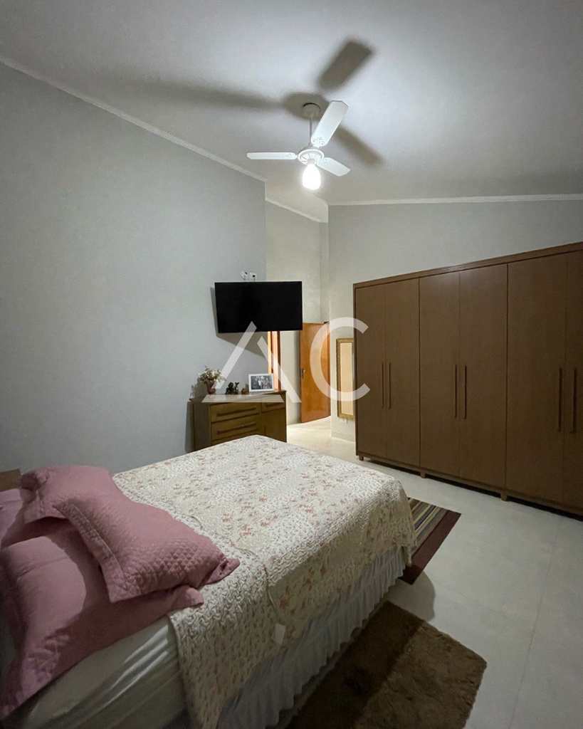 Casa em Jales, no bairro Centro