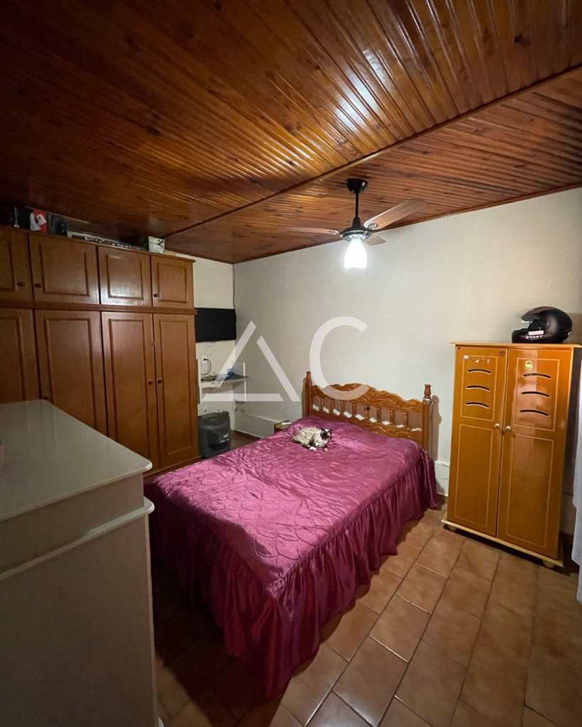 Casa em Jales, no bairro Conjunto Habitacional José Antonio Caparroz Bogaz