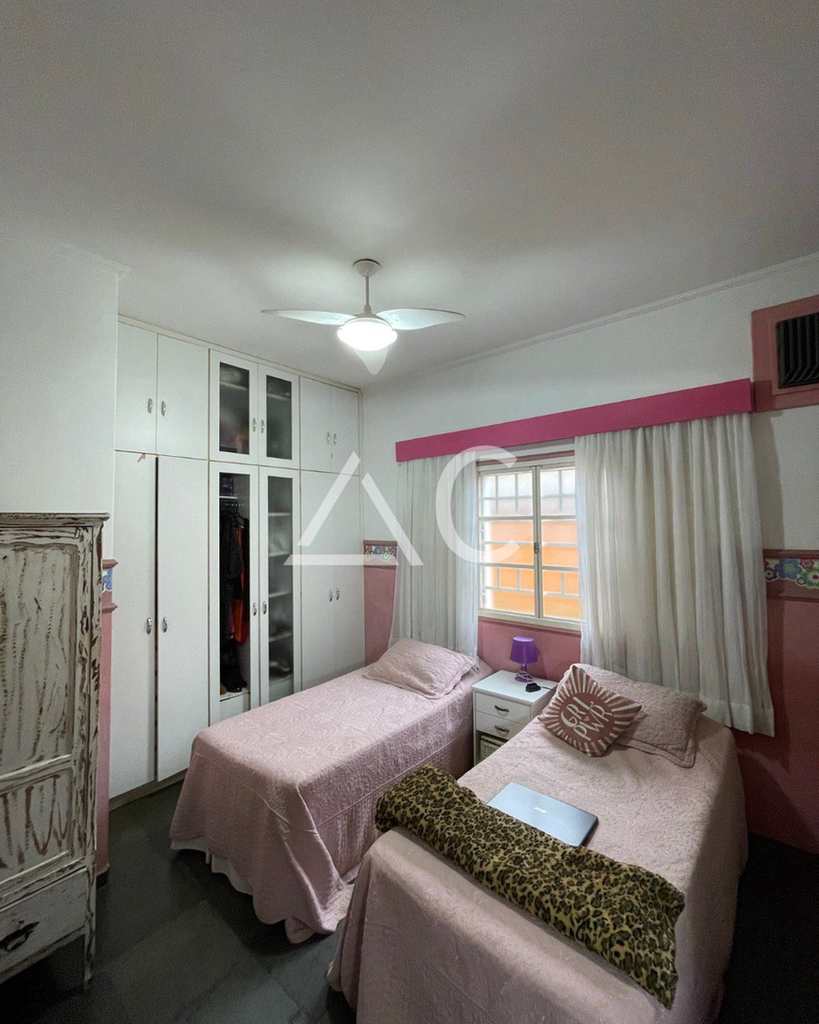 Casa em Jales, no bairro Jardim Pêgolo