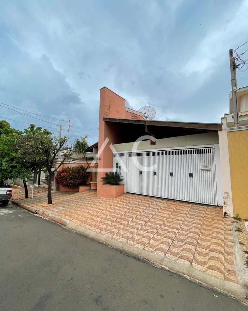 Casa em Jales, no bairro Jardim Pêgolo