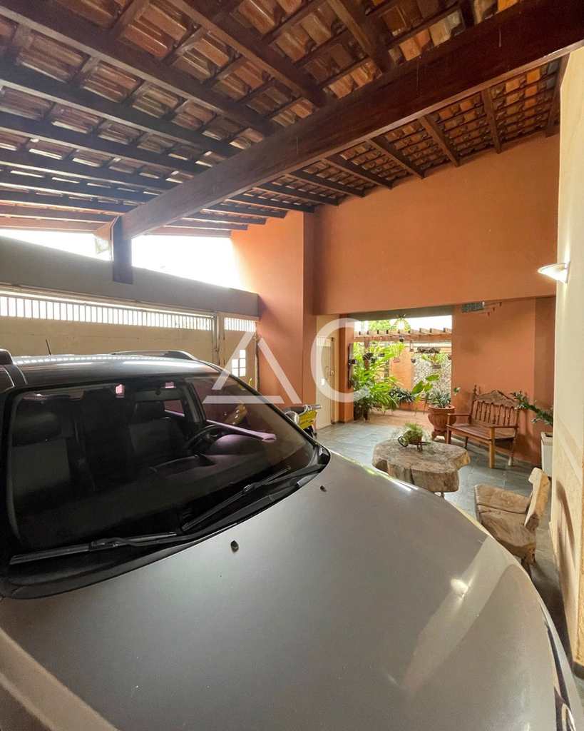 Casa em Jales, no bairro Jardim Pêgolo
