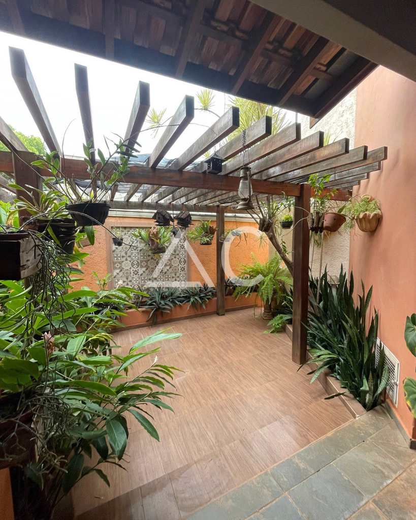 Casa em Jales, no bairro Jardim Pêgolo