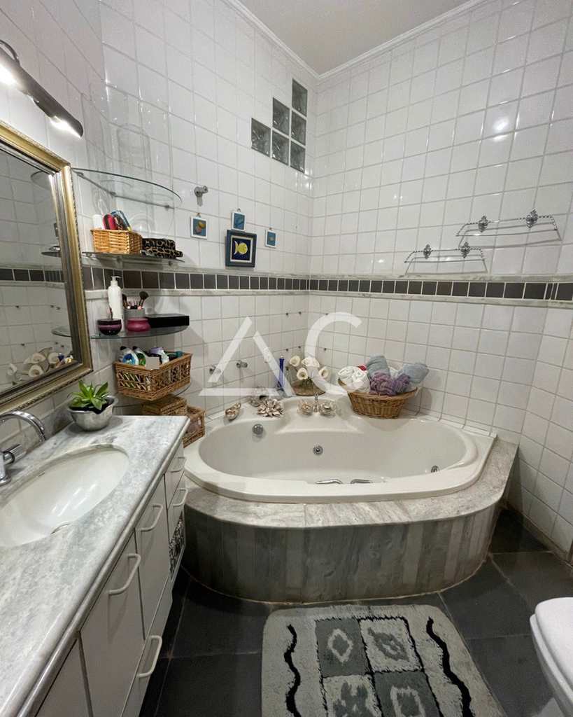 Casa em Jales, no bairro Jardim Pêgolo