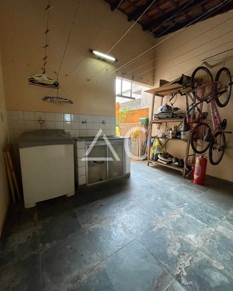 Casa em Jales, no bairro Jardim Pêgolo