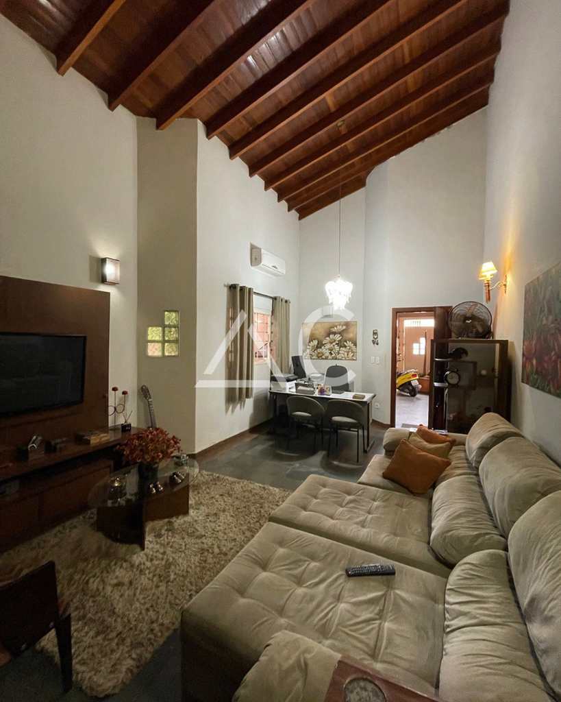 Casa em Jales, no bairro Jardim Pêgolo