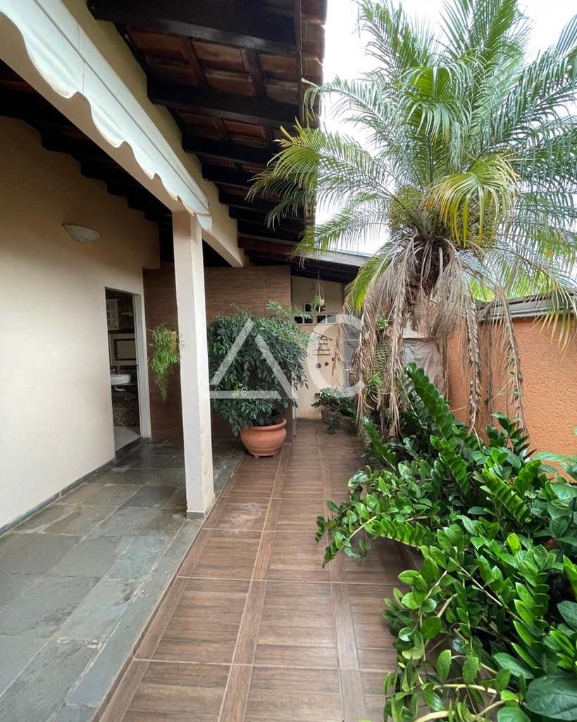 Casa em Jales, no bairro Jardim Pêgolo