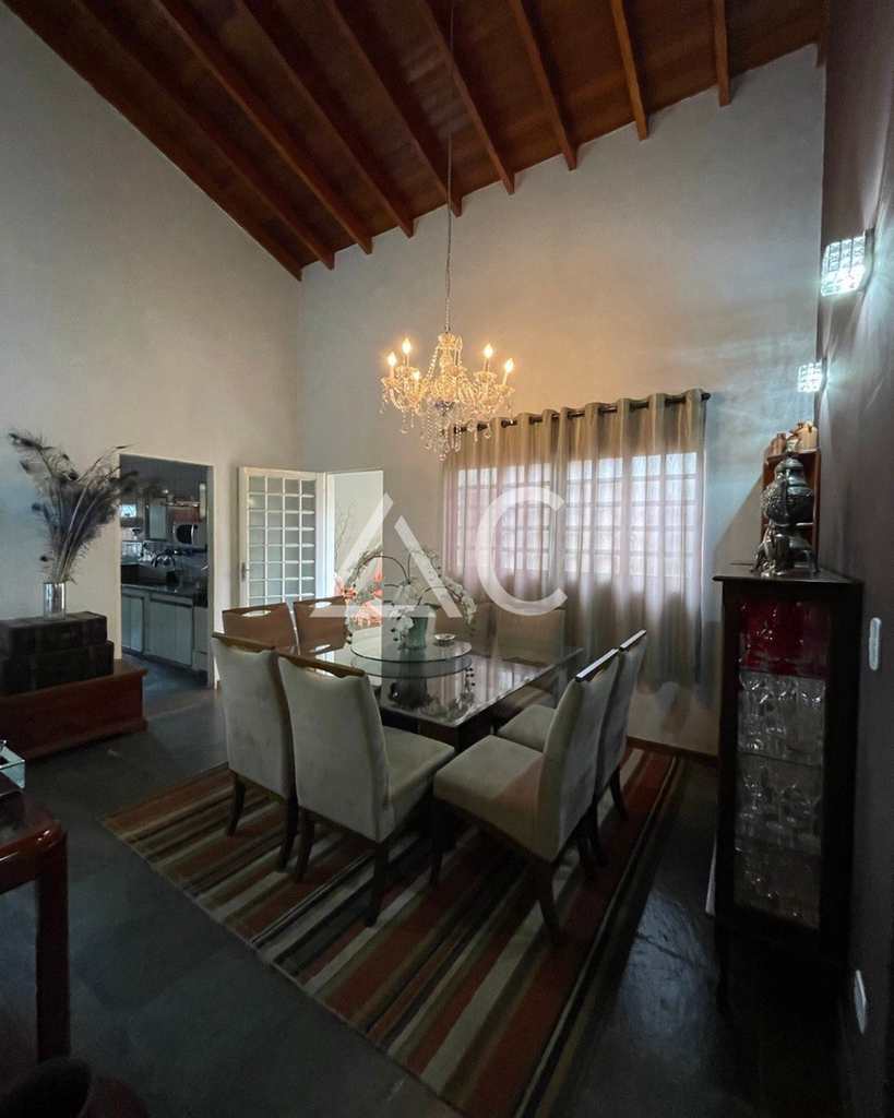 Casa em Jales, no bairro Jardim Pêgolo
