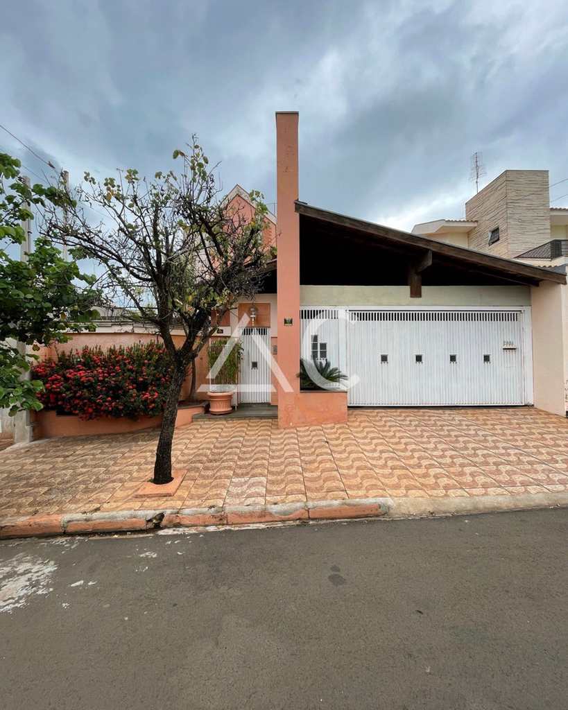 Casa em Jales, no bairro Jardim Pêgolo