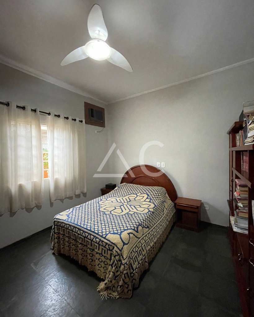 Casa em Jales, no bairro Jardim Pêgolo