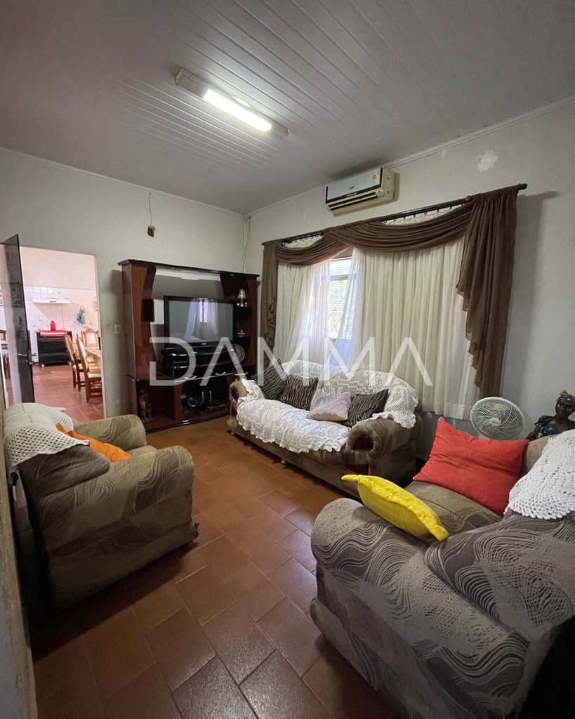 Casa em Jales, no bairro Jardim Oiti