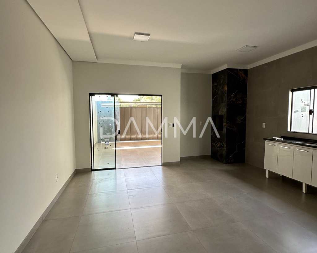 Casa em Jales, no bairro Conjunto Habitacional José Antonio Caparroz Bogaz
