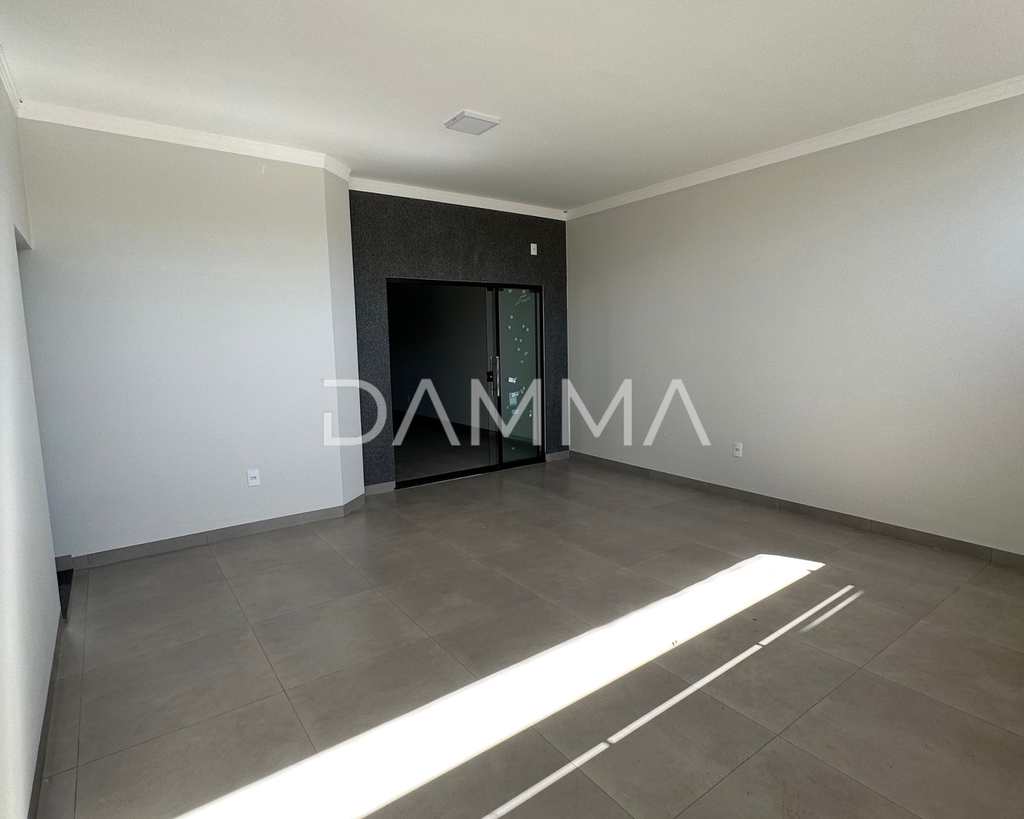 Casa em Jales, no bairro Conjunto Habitacional José Antonio Caparroz Bogaz