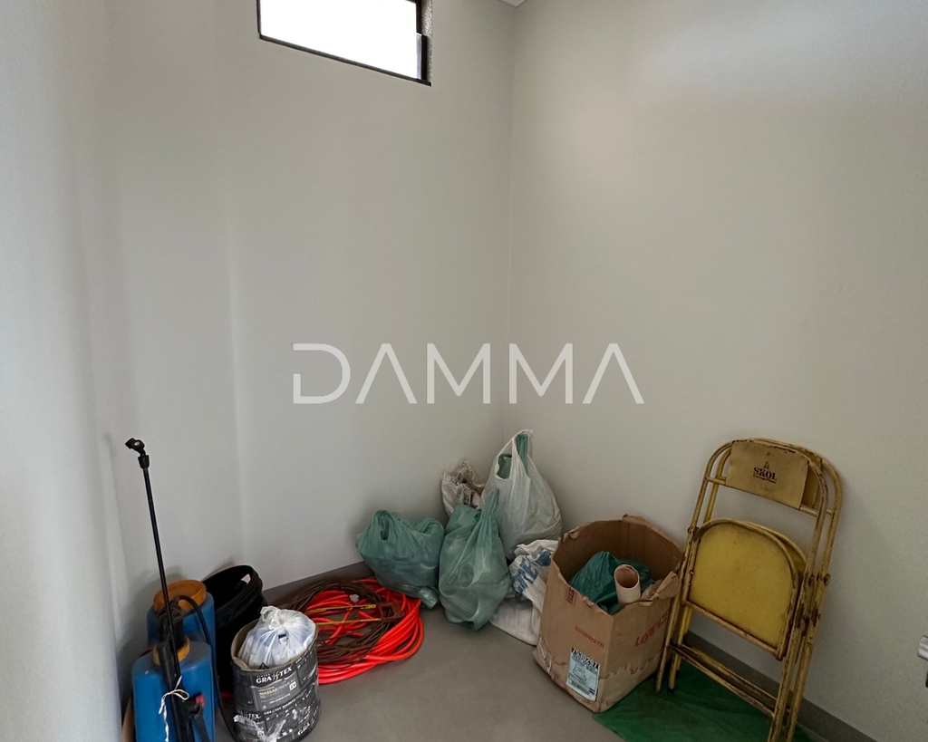 Casa em Jales, no bairro Conjunto Habitacional José Antonio Caparroz Bogaz