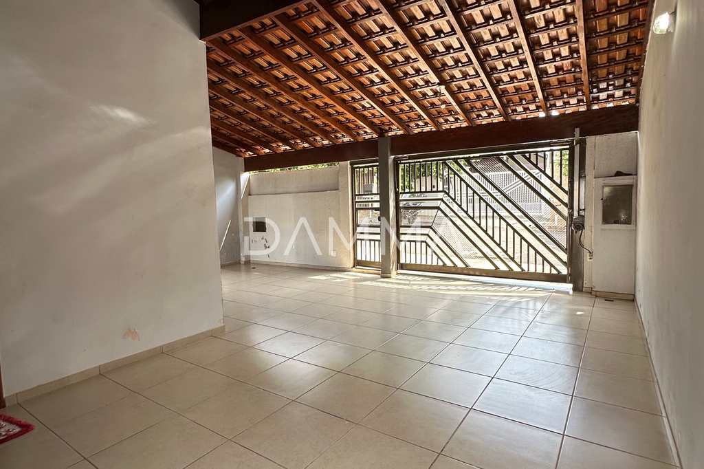 Casa em Jales, no bairro Conjunto Habitacional José Antonio Caparroz Bogaz