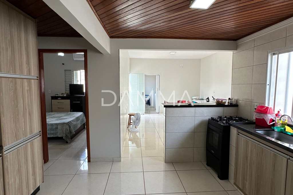 Casa em Jales, no bairro Conjunto Habitacional José Antonio Caparroz Bogaz