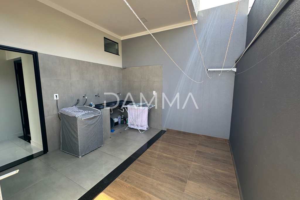 Casa em Jales, no bairro Jardim Pires de Andrade