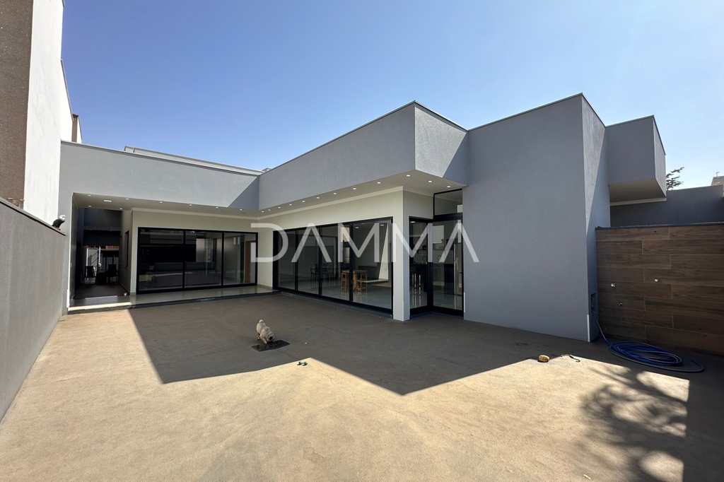 Casa em Jales, no bairro Jardim Pires de Andrade