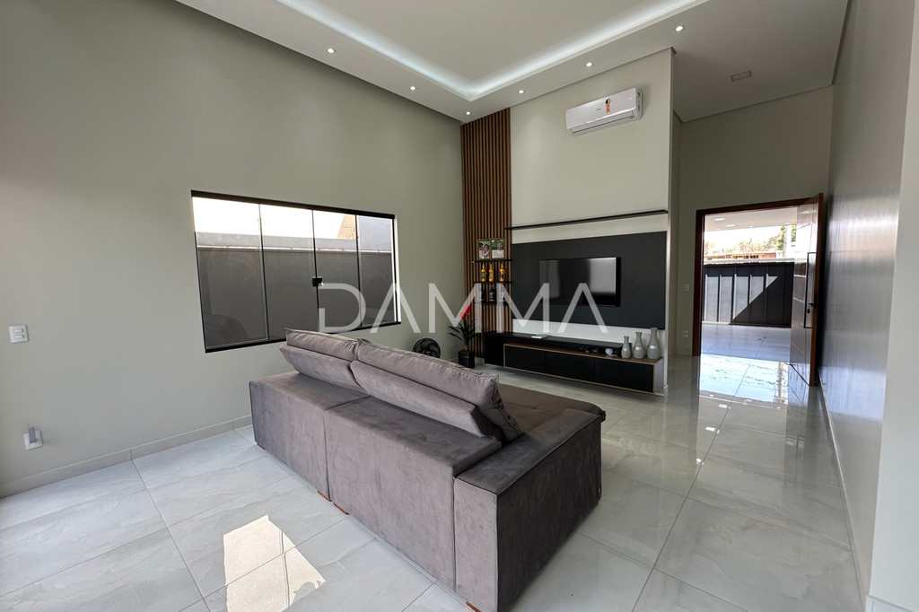 Casa em Jales, no bairro Jardim Pires de Andrade