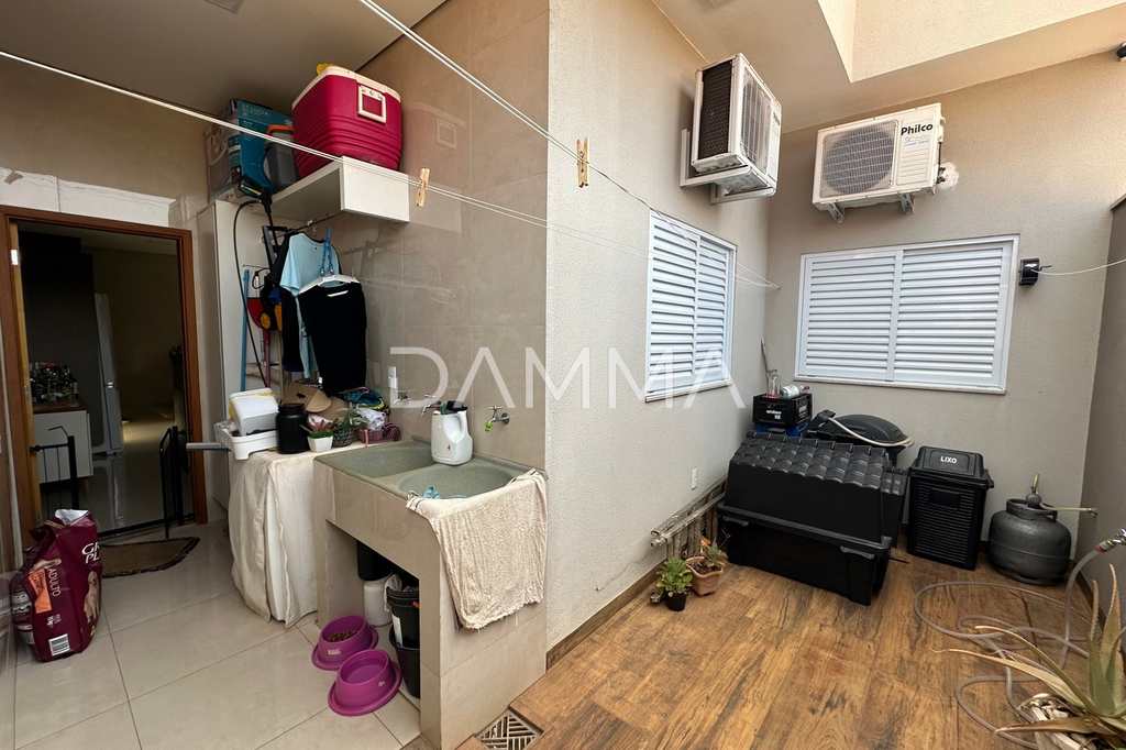 Casa em Jales, no bairro Jardim Oiti