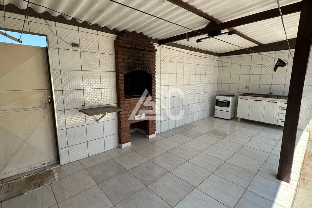 Casa em Jales, no bairro Jardim Primavera