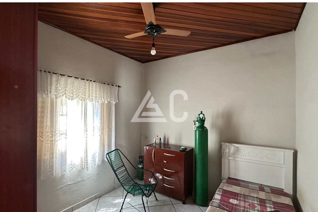 Casa em Jales, no bairro Jardim Primavera