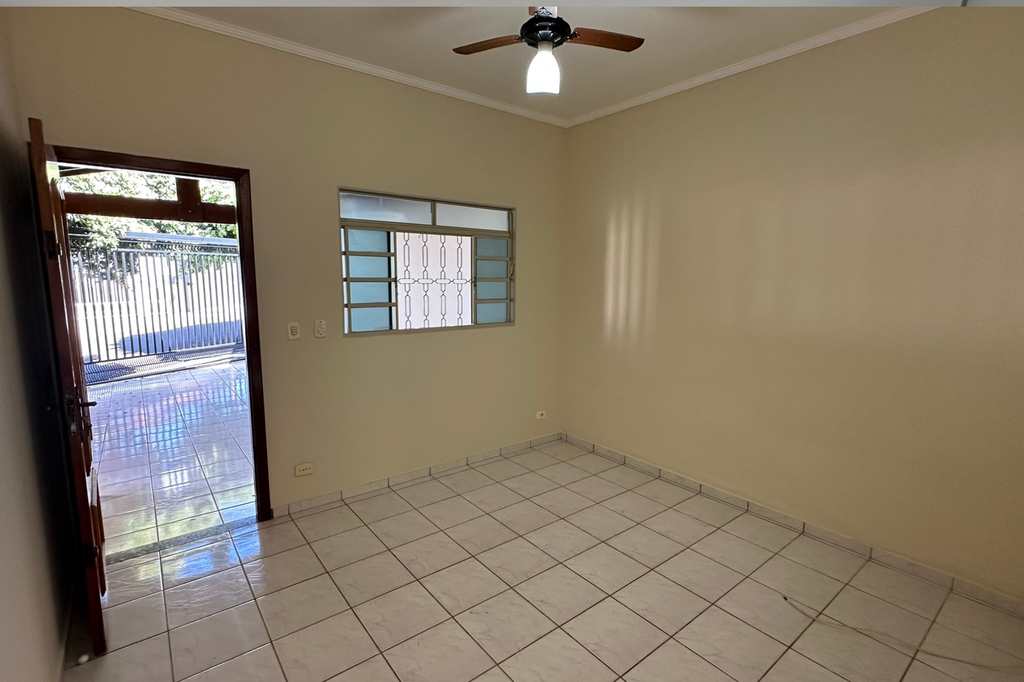 Casa em Jales, no bairro Jardim Pêgolo II