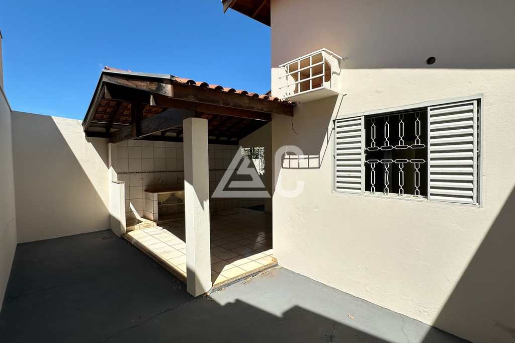 Casa em Jales, no bairro Jardim Pêgolo II